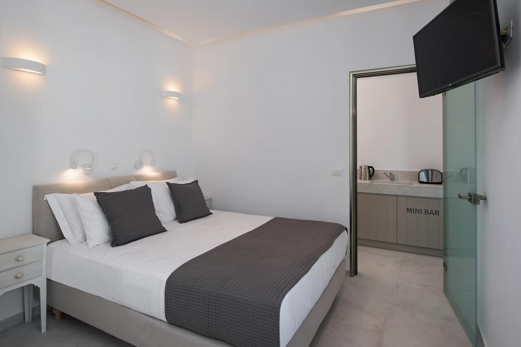 Altemar Suites Fira  Exterior photo